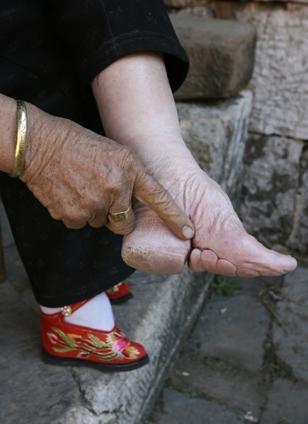 UncomfortableShoes6.jpg